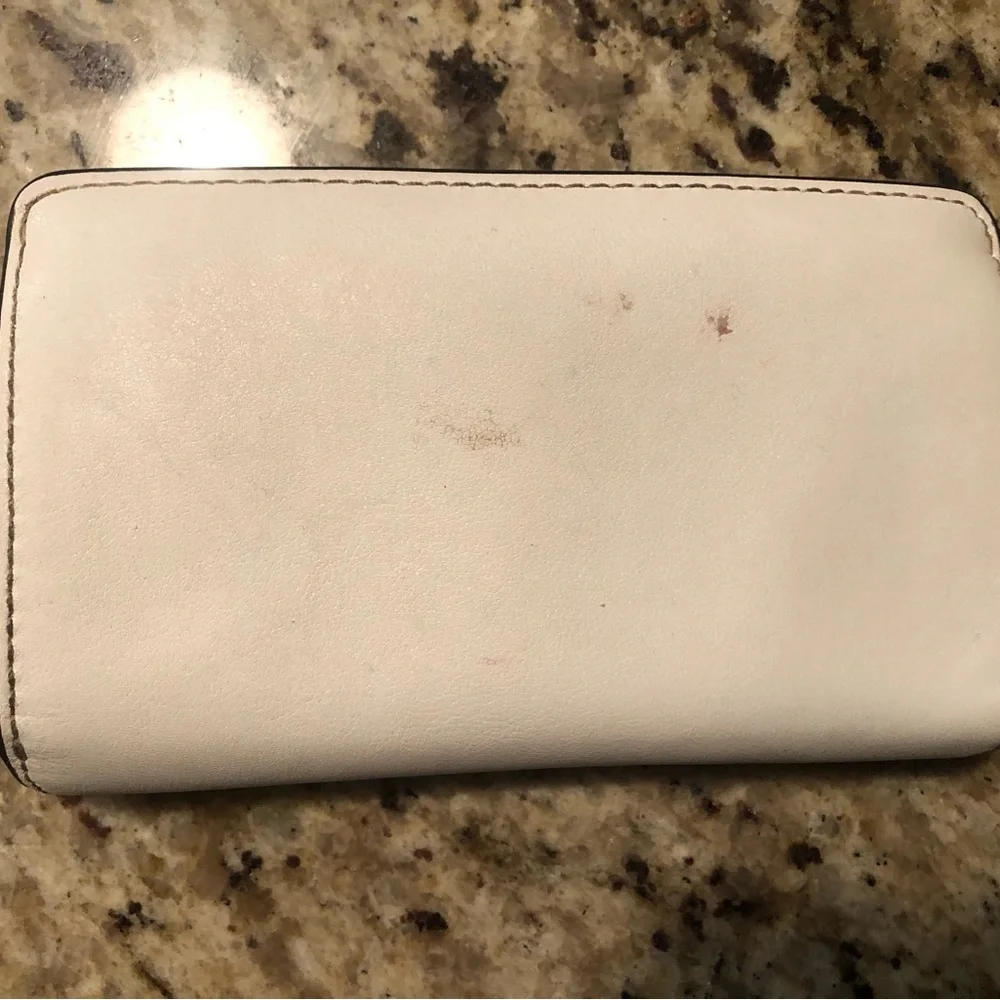 Michael Kors Cream Wallet